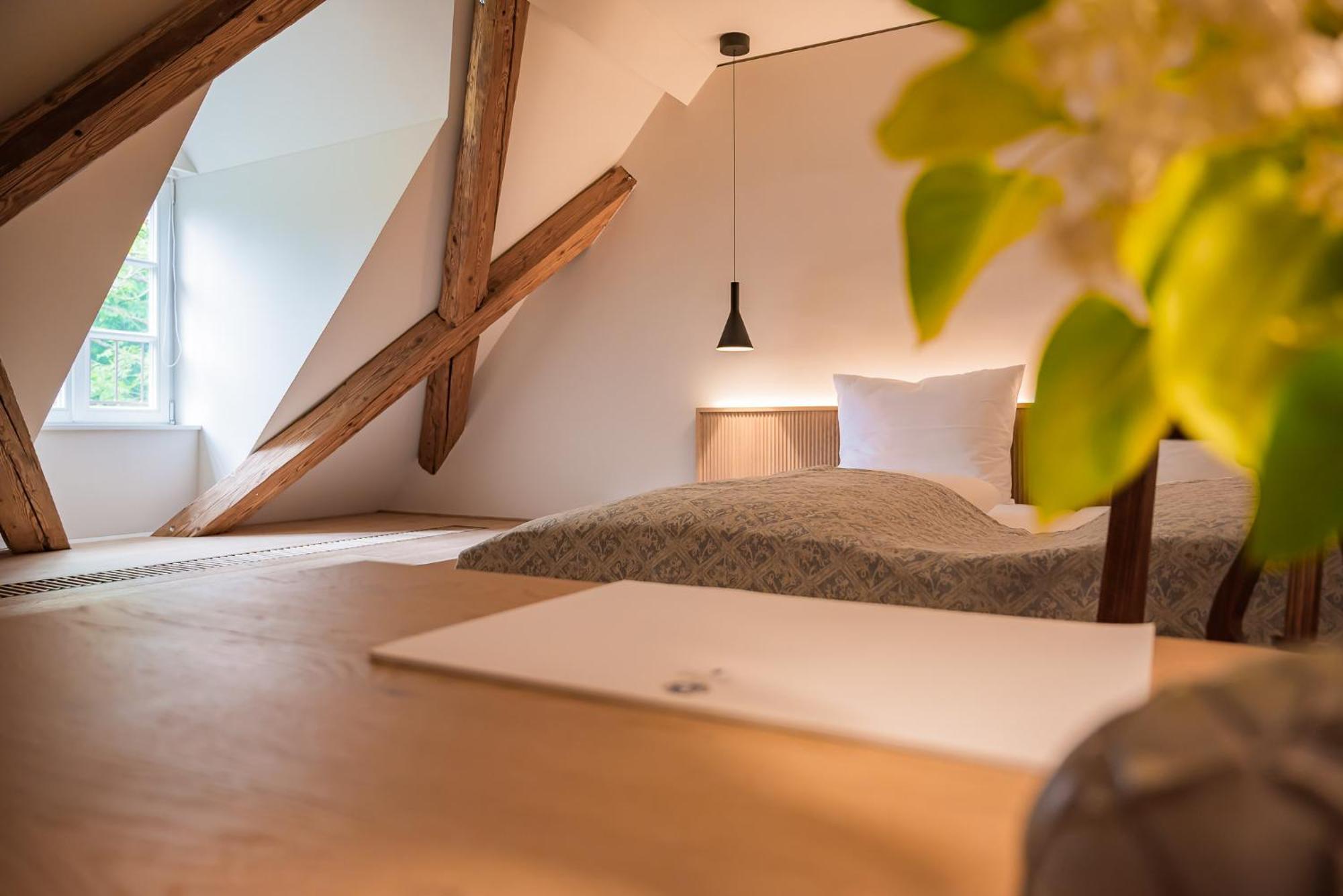 Augustiner Gutshof Menterschwaige Hotel *
